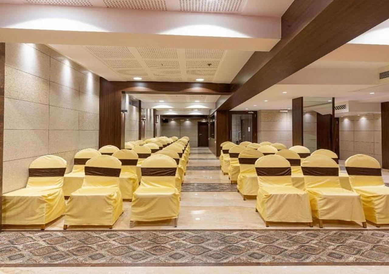 Hotel Laxvas Thane Dış mekan fotoğraf